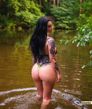Зина, 26
